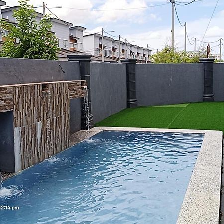 Rania Homestay With Private Pool Seri Iskandar Perak Near Utp Uitm Kampong Bota Road Extérieur photo