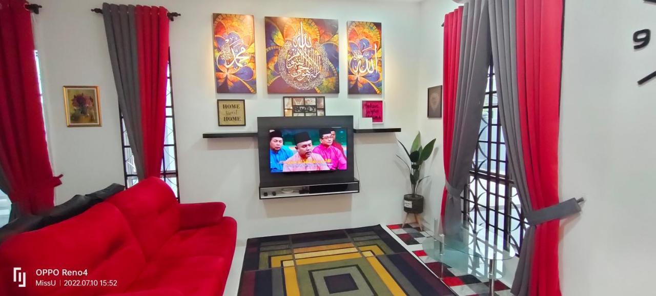 Rania Homestay With Private Pool Seri Iskandar Perak Near Utp Uitm Kampong Bota Road Extérieur photo