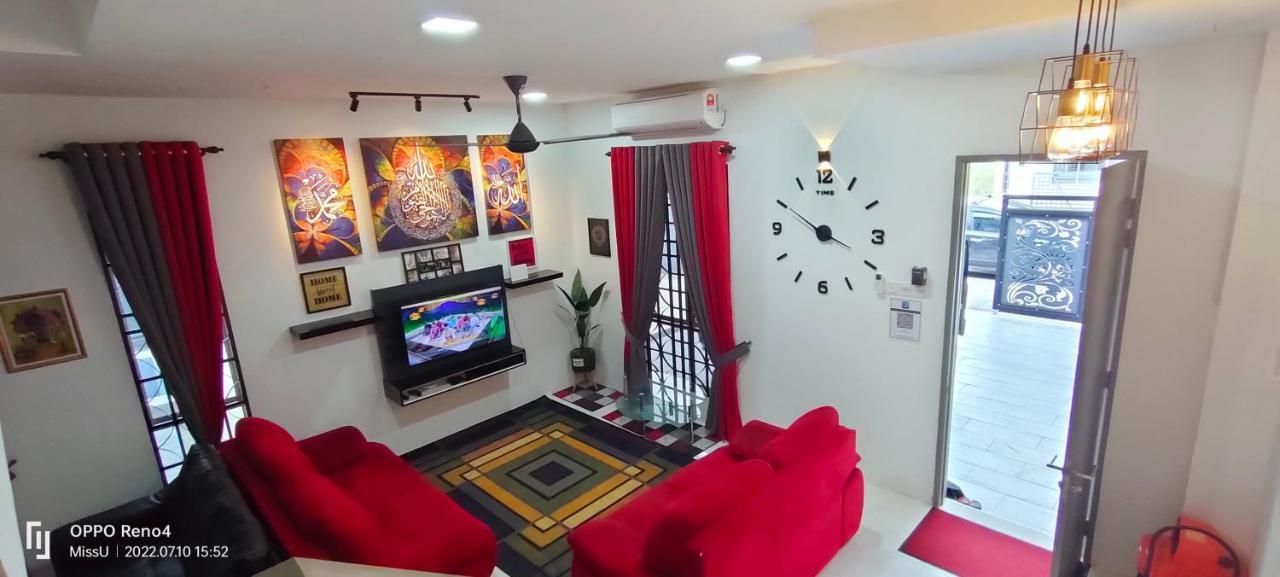 Rania Homestay With Private Pool Seri Iskandar Perak Near Utp Uitm Kampong Bota Road Extérieur photo